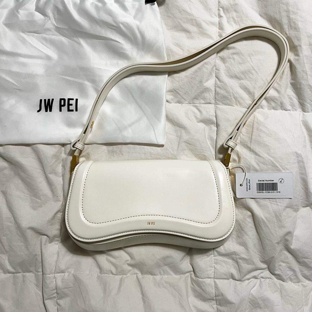 JW PEI Women’s Joy Shoulder Bag (cream/white)